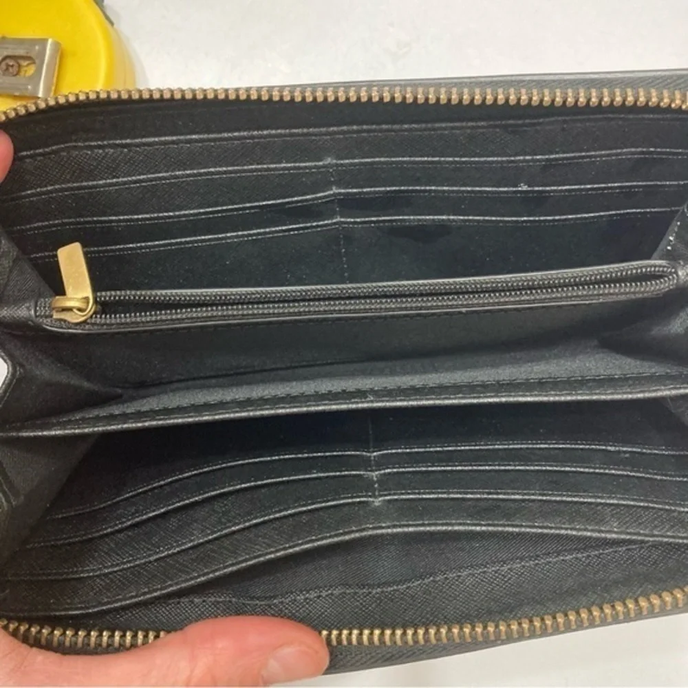 Fossil black leather wristlet clutch wallet